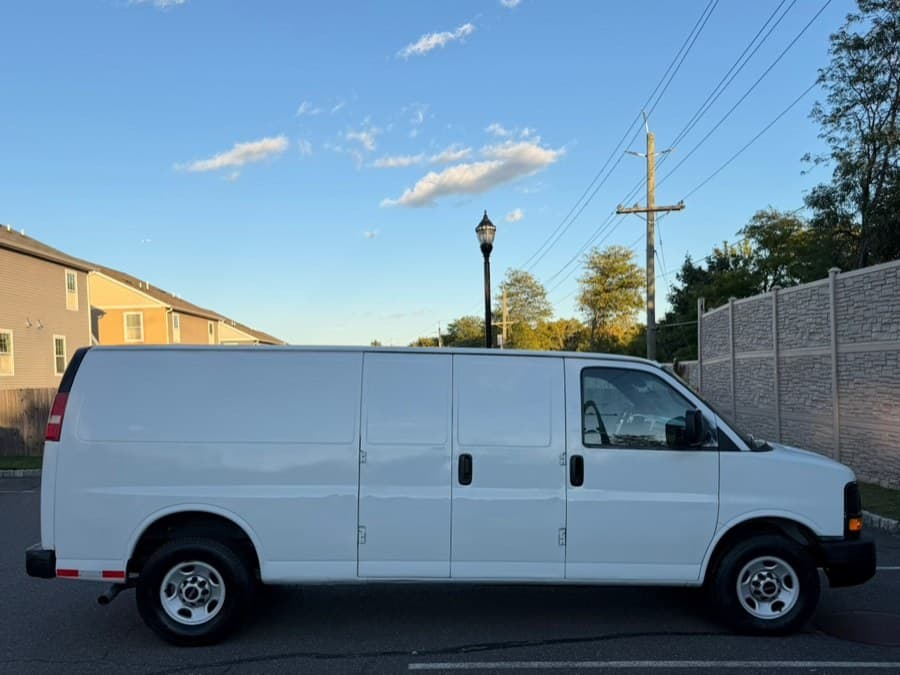 2010 GMC Savana Cargo Van
