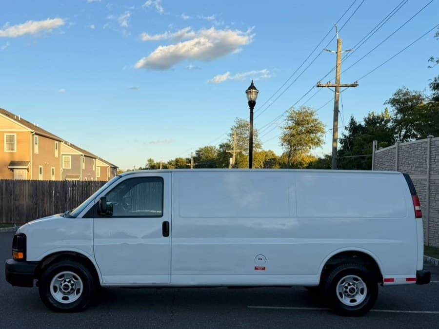 2010 GMC Savana Cargo Van