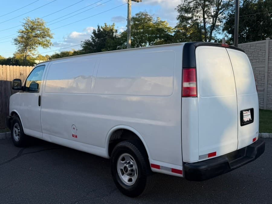 2010 GMC Savana Cargo Van
