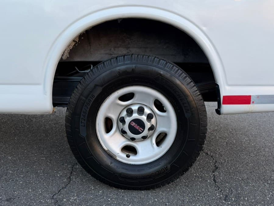 2010 GMC Savana Cargo Van