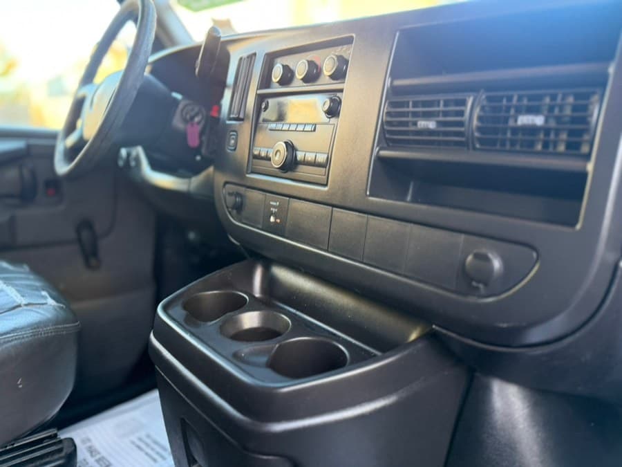 2010 GMC Savana Cargo Van