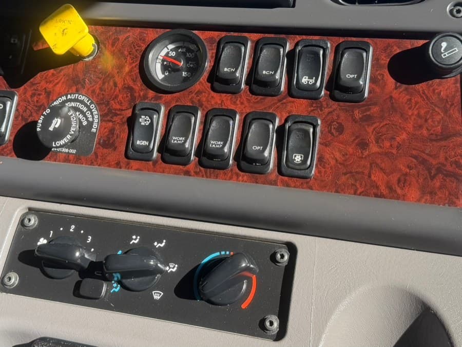 2022 Freightliner M2 106