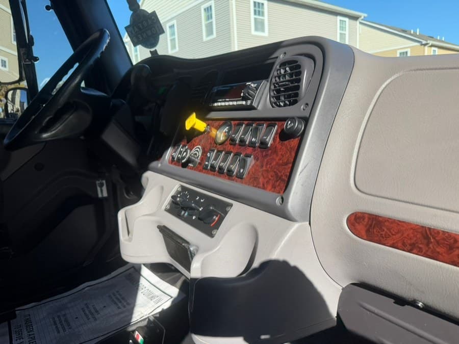 2022 Freightliner M2 106