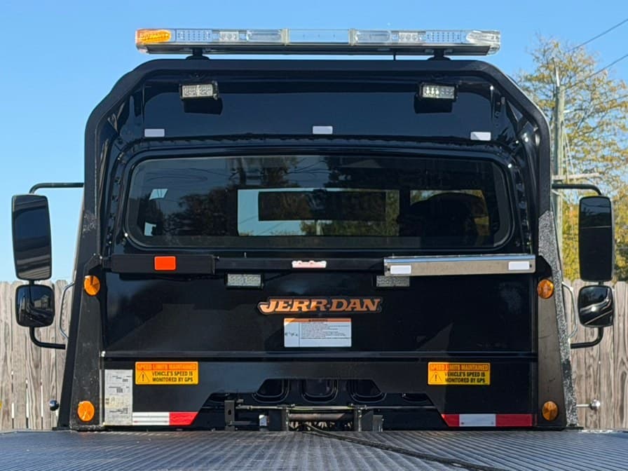 2022 Freightliner M2 106
