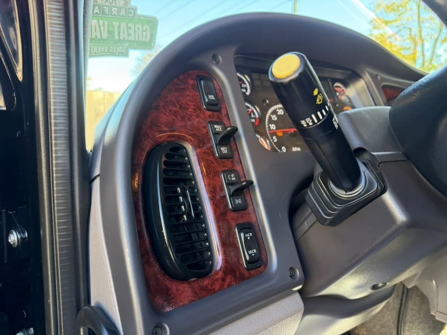 2022 Freightliner M2 106