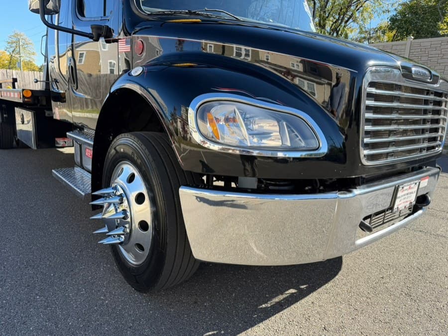 2022 Freightliner M2 106