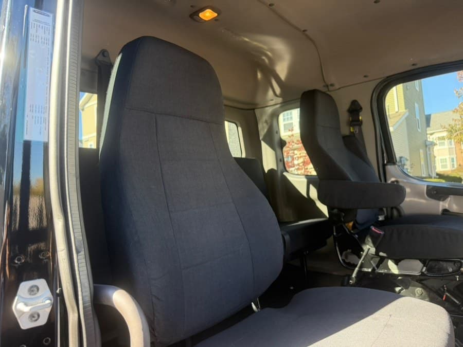 2022 Freightliner M2 106