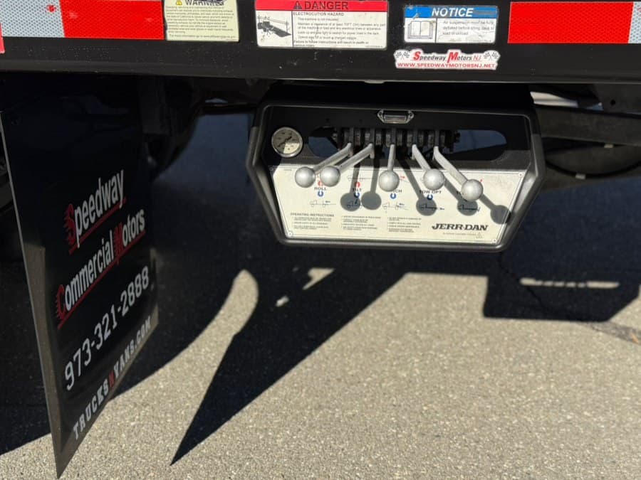 2022 Freightliner M2 106