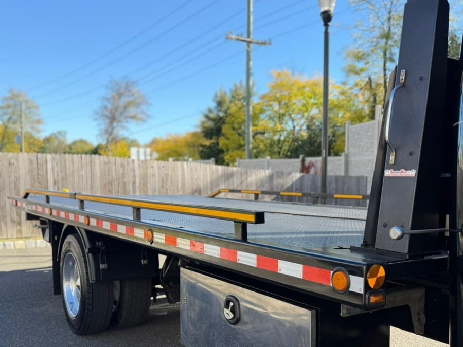 2022 Freightliner M2 106