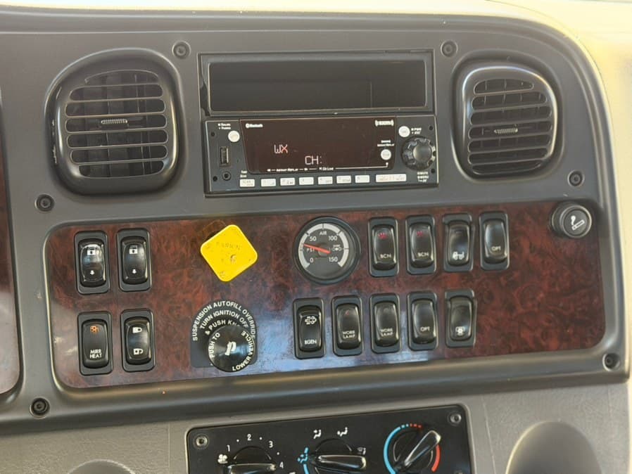 2022 Freightliner M2 106