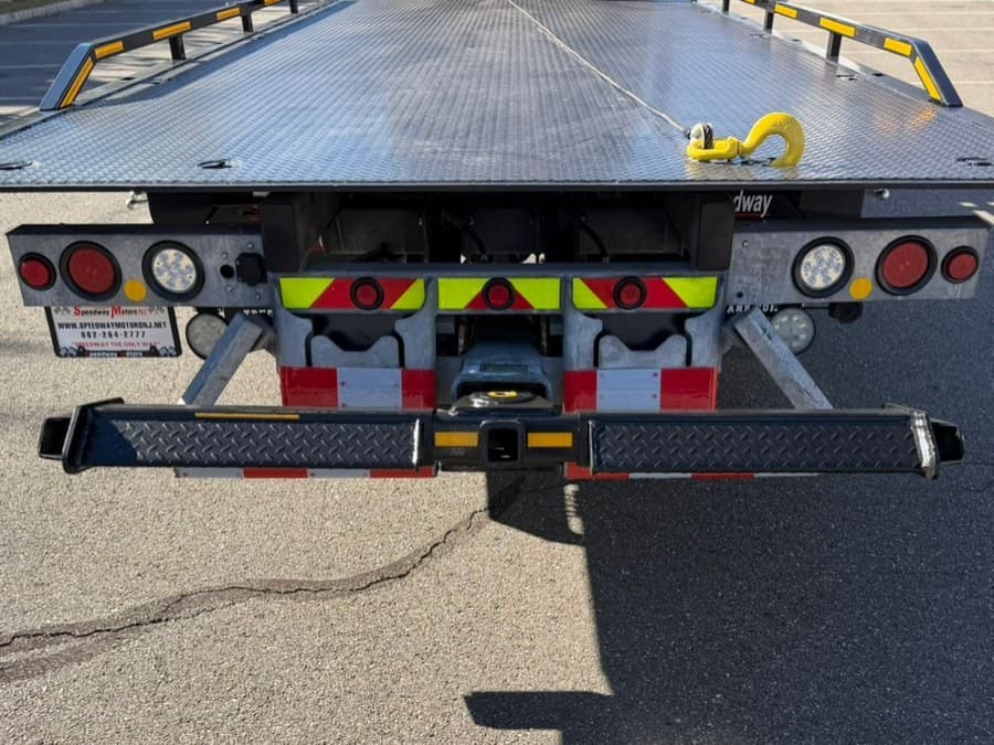 2022 Freightliner M2 106