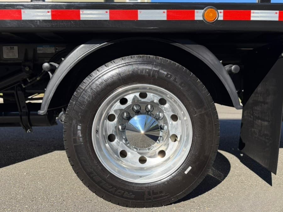 2022 Freightliner M2 106