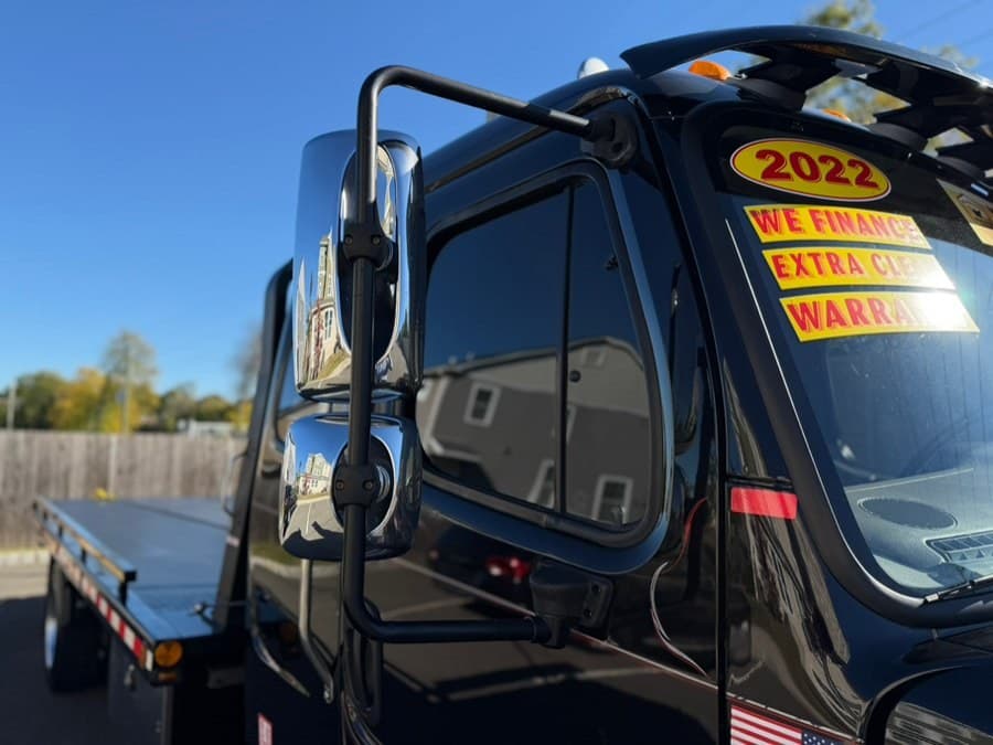 2022 Freightliner M2 106