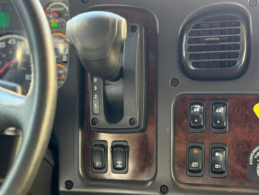 2022 Freightliner M2 106